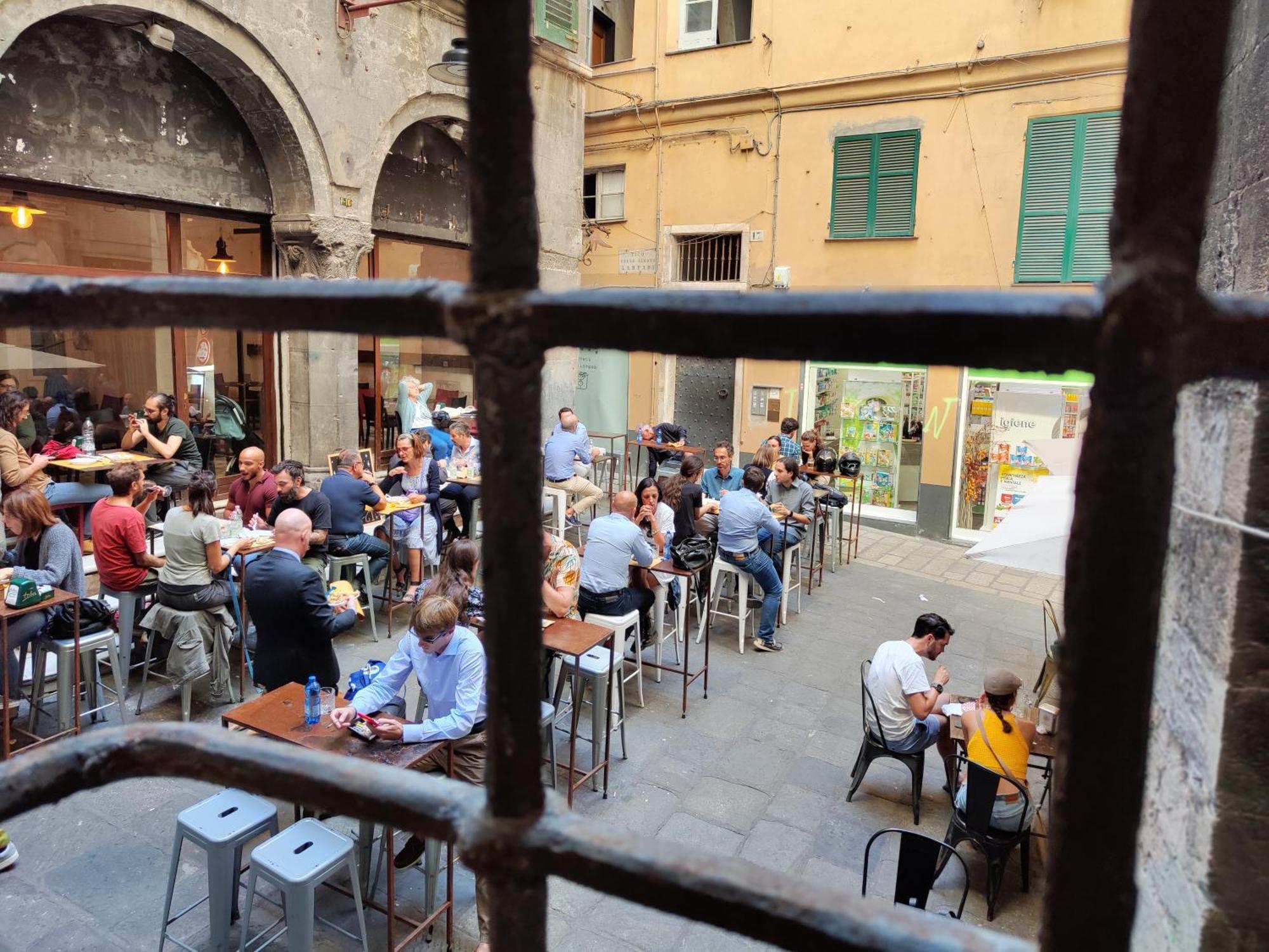 Le Grazie Sopra I Tetti Apartment Genoa Luaran gambar